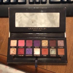 COPY - Jackie Aina Anastasia Beverly Hills Palette